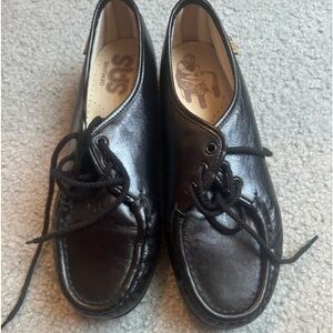 SAS shoes black 7 1/2 WW I’m an 8 they fit me